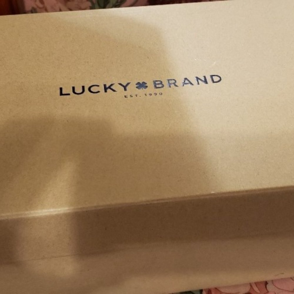 Lucky Brand Two Tone Espadrille Sandals NWT - Picture 4 of 4